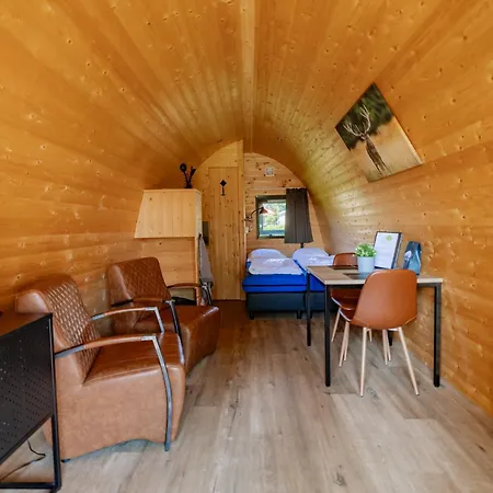Kamp alanı Woodlodge High Chaparral *